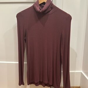 ATM Burgandy lightly ribbed turtleneck size M